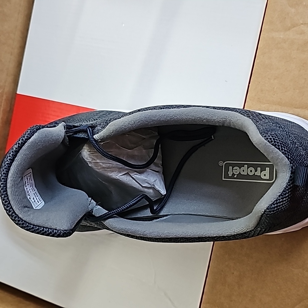 Shoes - Picture 2 of 4